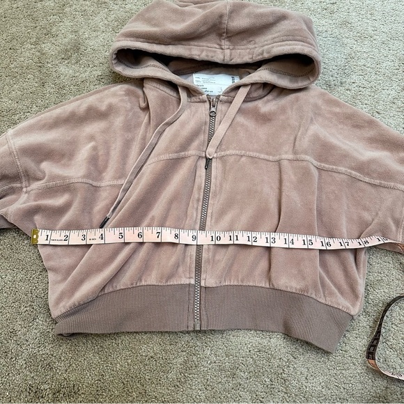 RSQ Recycled Neutral Brown Tan Velour Crop Full Zip Up Hoodie Size Large - Picture 5 of 8